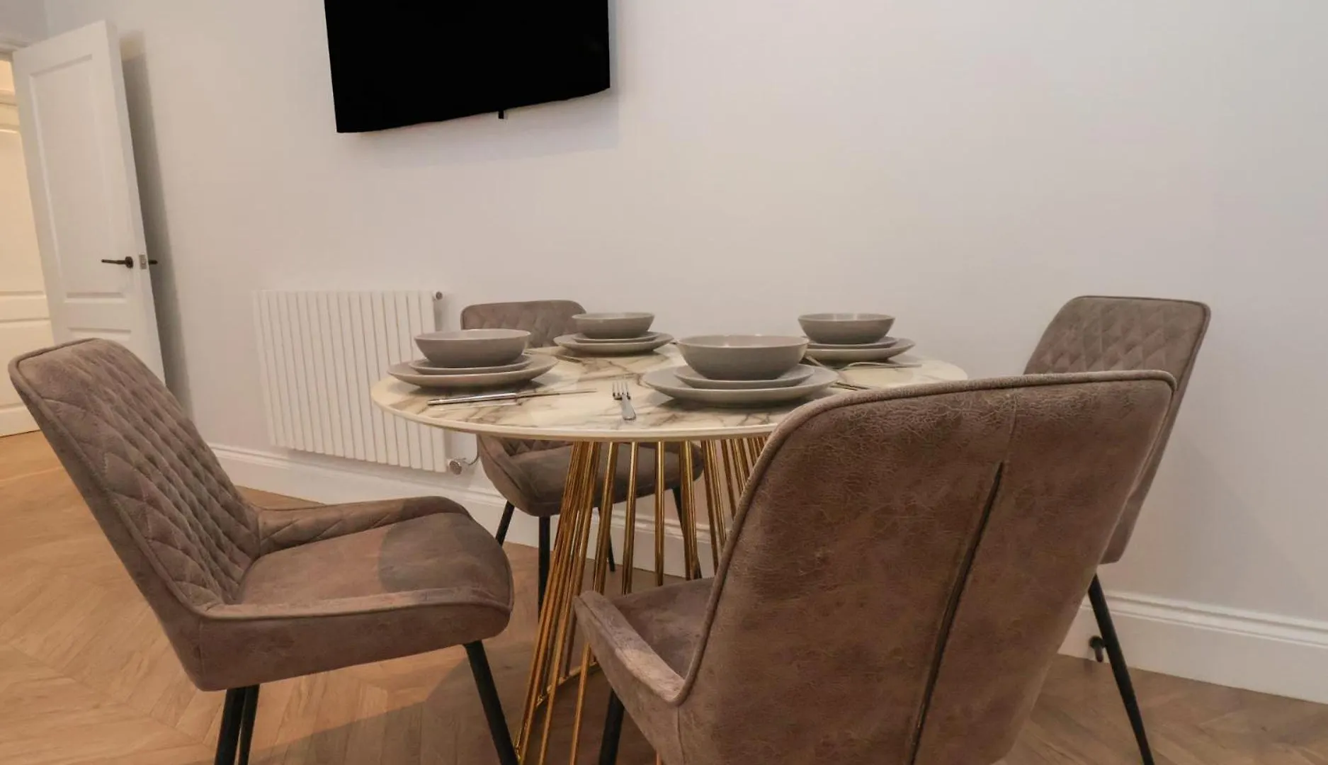 The Salisbury Apartment 206 Scarborough