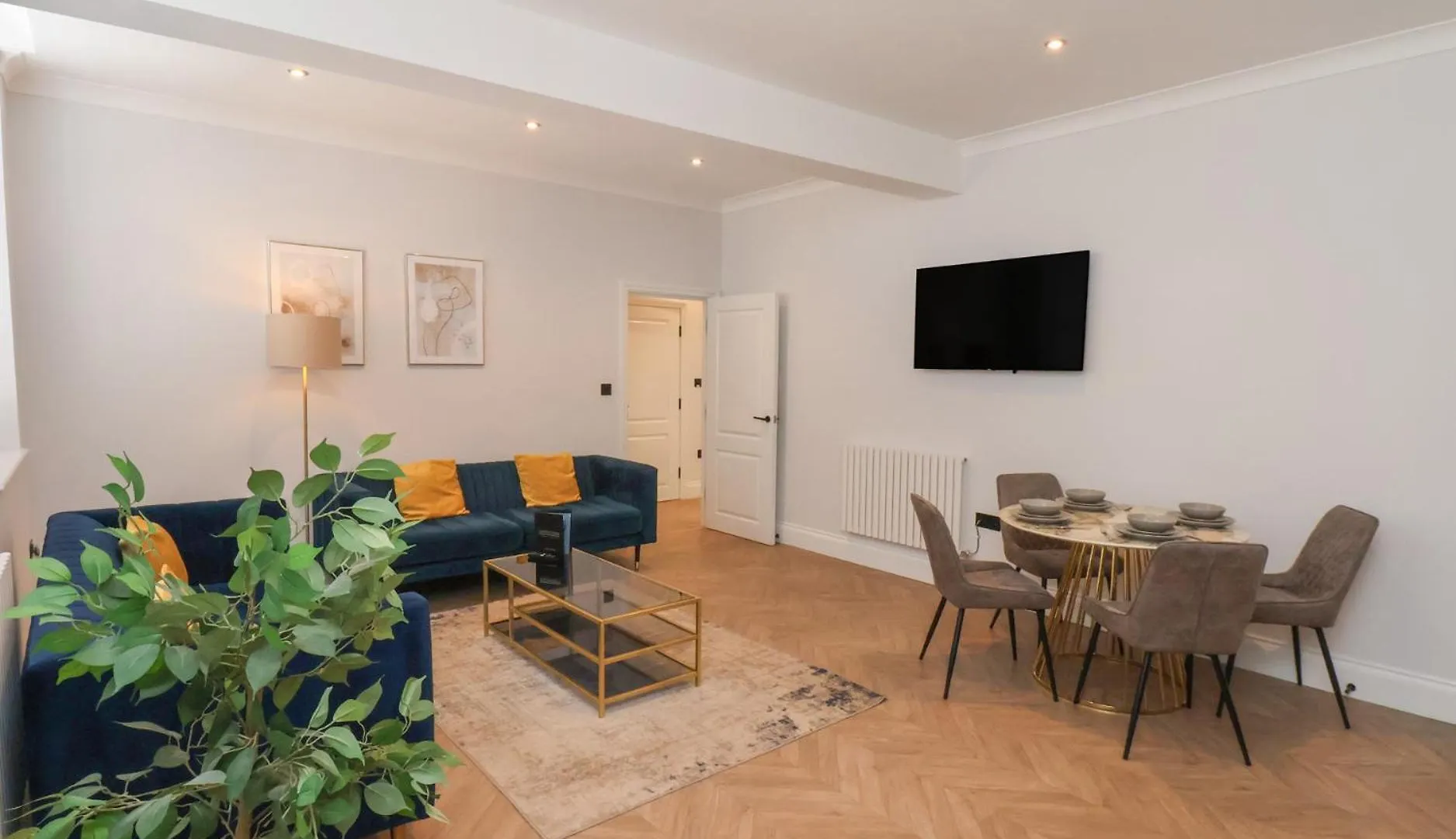 The Salisbury Apartment 206 Scarborough