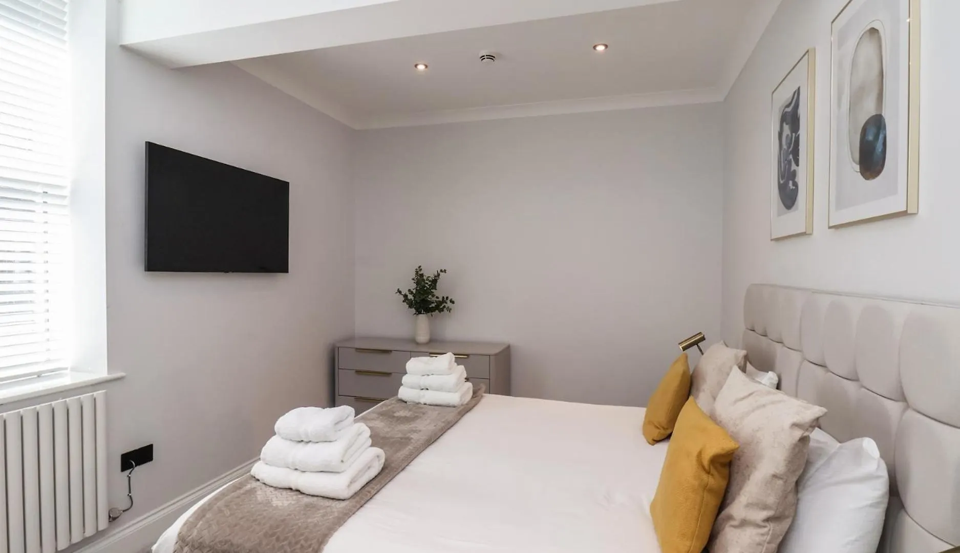 The Salisbury Apartment 206 Scarborough